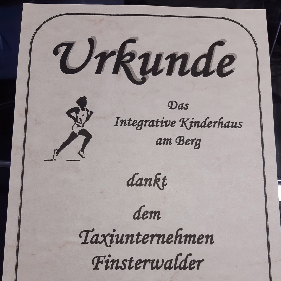 Foto einer Urkunde aus dem Jahr 2019, ausgestellt vom Interativem Kinderhaus am Berg (Peißenberg) an Frau Finsterwalder.